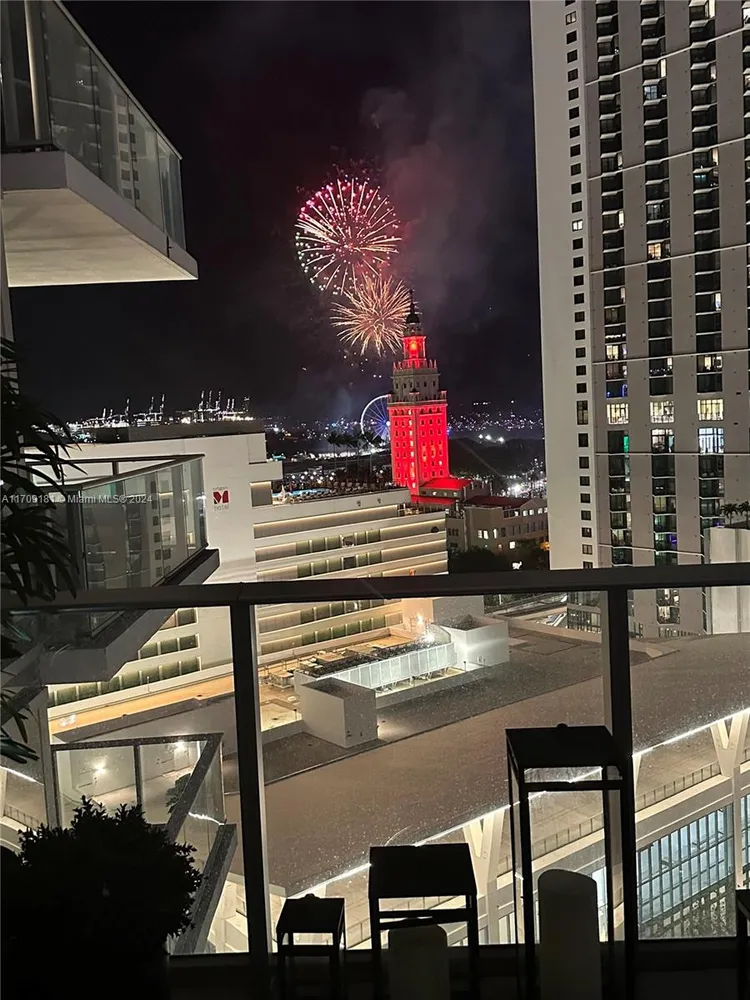 Paramount Miami Worldcenter #1212 image #16