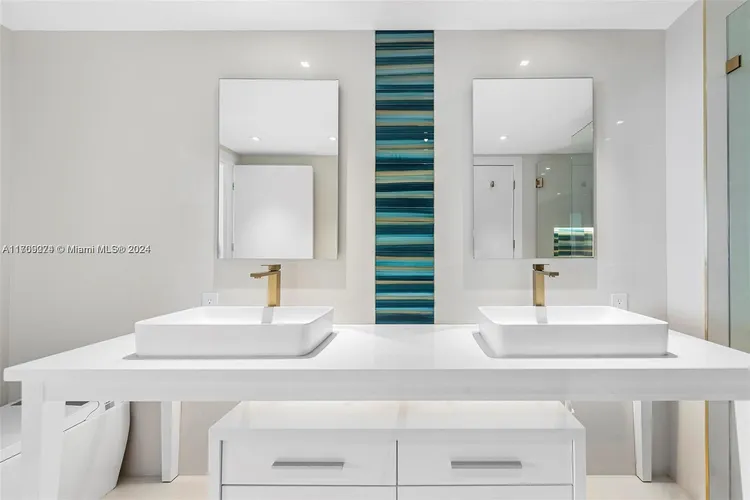 Icon Brickell II #4607 image #16