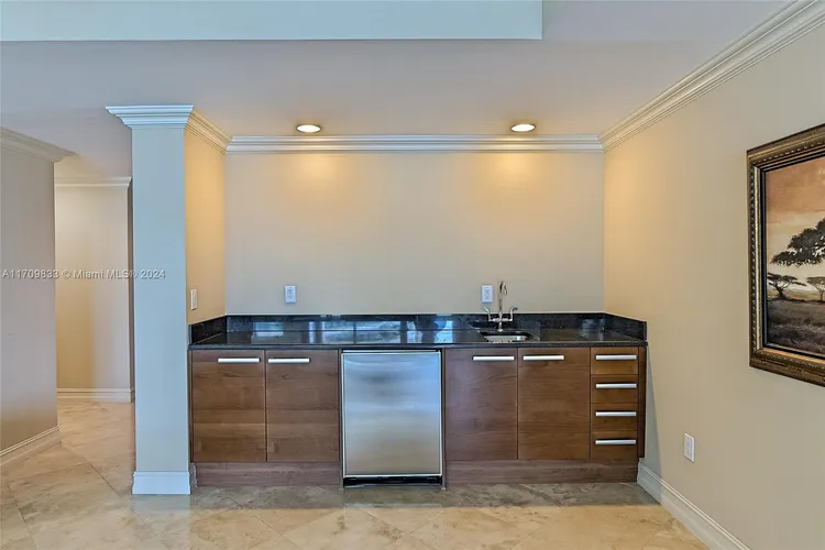 Diplomat Residences #903 image #19