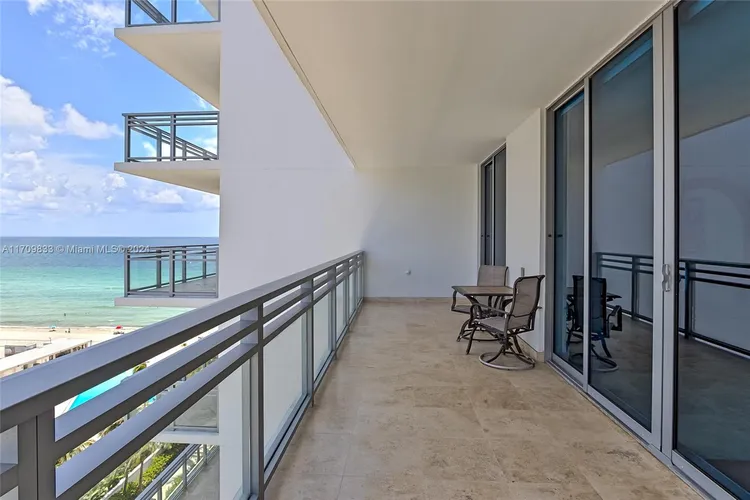 Diplomat Residences #903 image #35