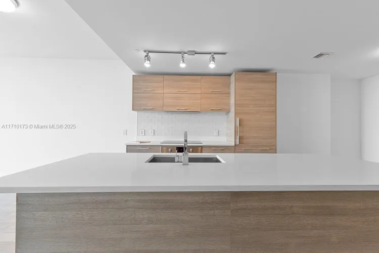 Paraiso Bay #903 image #12