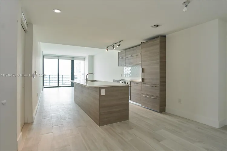 Paraiso Bay #903 image #15