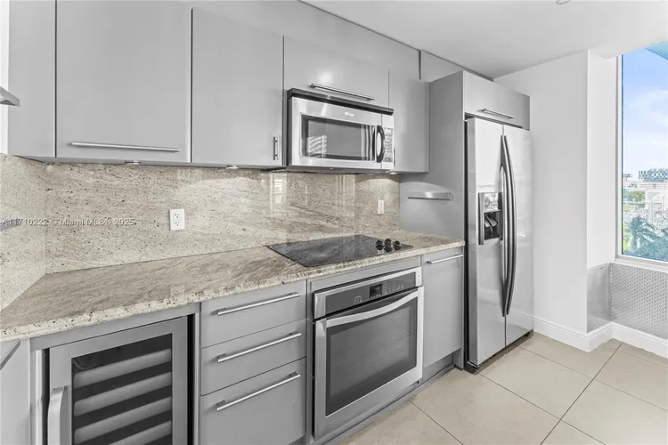 Latitude #603 image #10