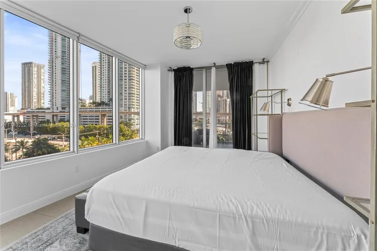 Latitude #603 image #14