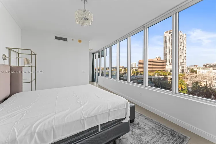 Latitude #603 image #16