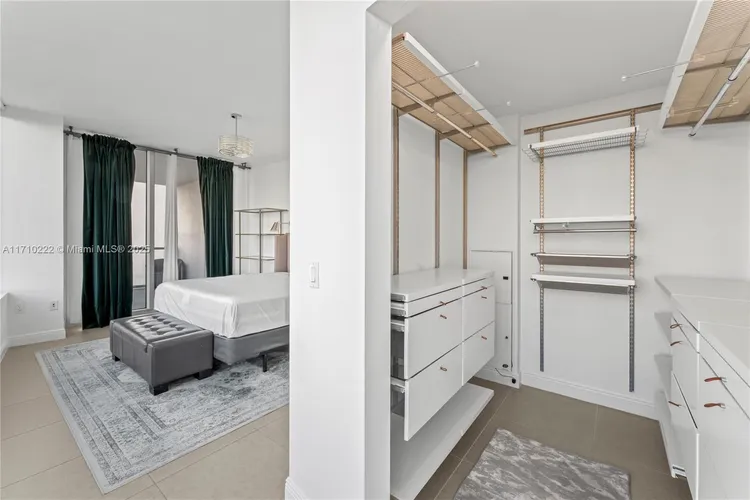 Latitude #603 image #21