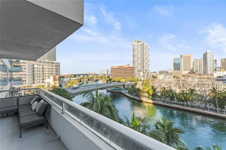 Latitude #603 image #28