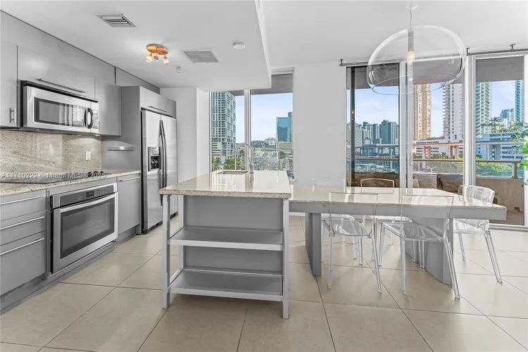 Latitude #603 image #9