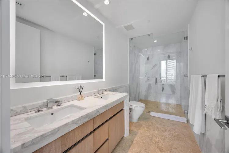 Park Grove Club Residences #1005 image #11