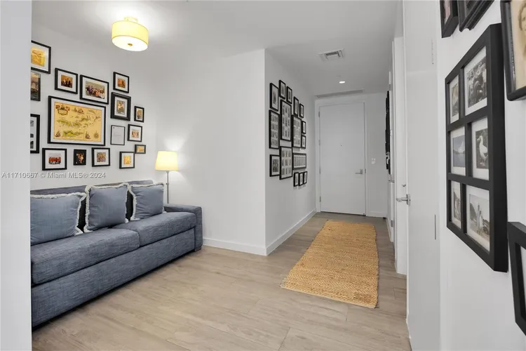 Park Grove Club Residences #1005 image #15