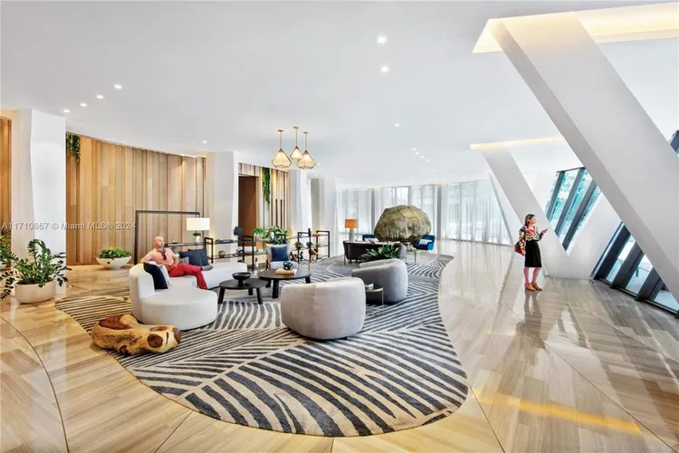 Park Grove Club Residences #1005 image #21
