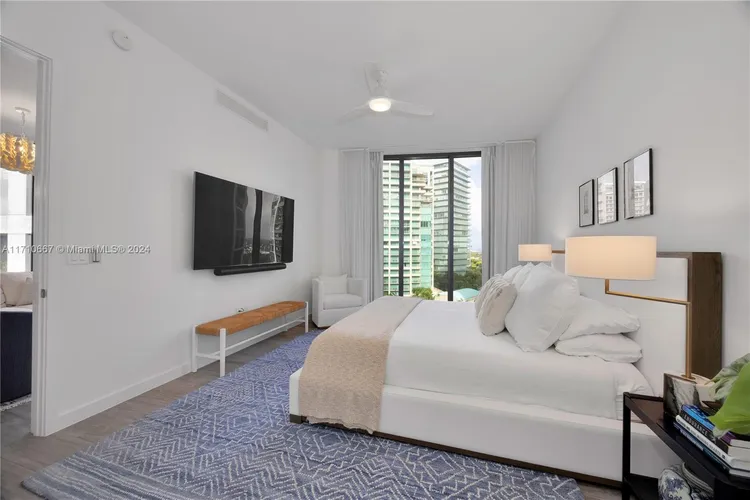Park Grove Club Residences #1005 image #9