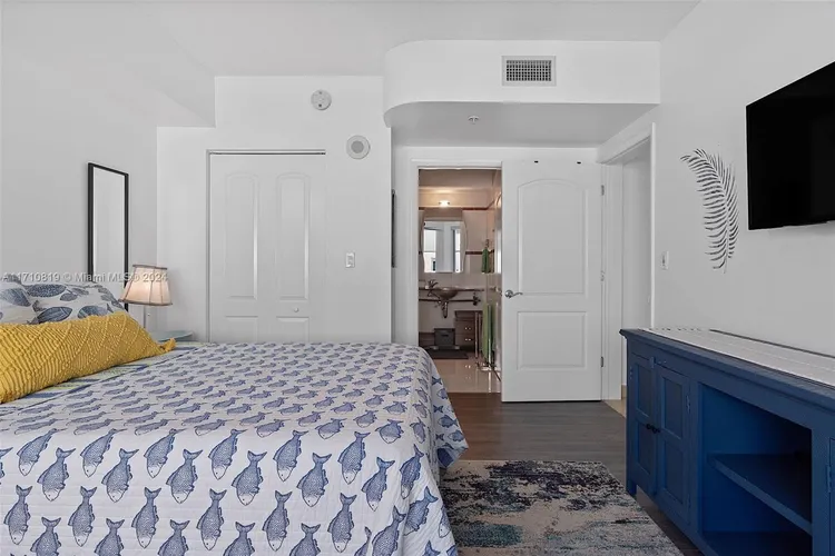 Cosmopolitan #1714 image #11