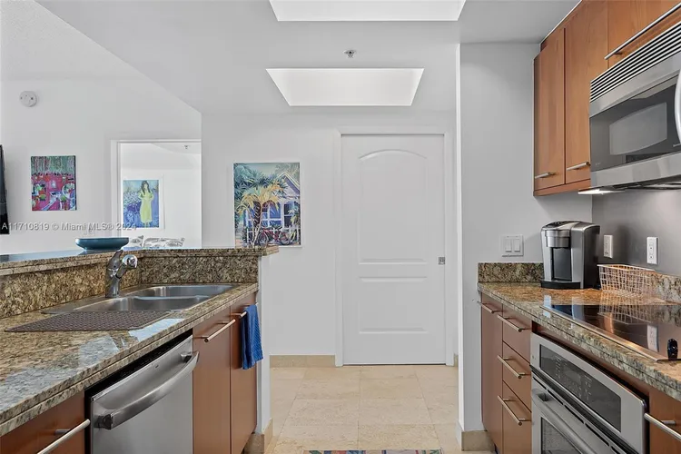 Cosmopolitan #1714 image #13