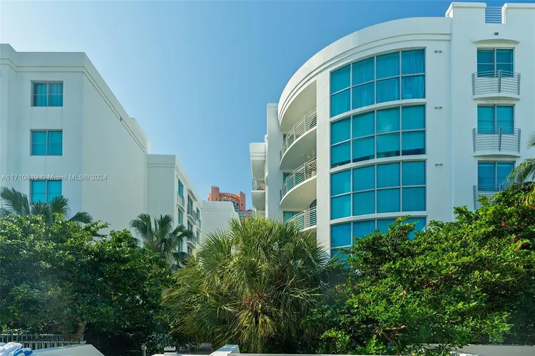 Cosmopolitan #1714 image #20