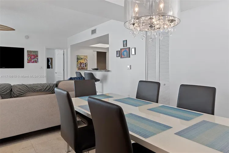 Cosmopolitan #1714 image #24