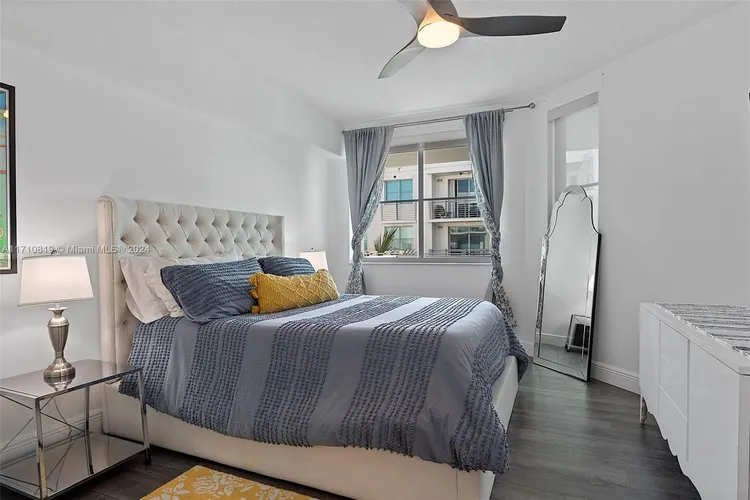 Cosmopolitan #1714 image #27