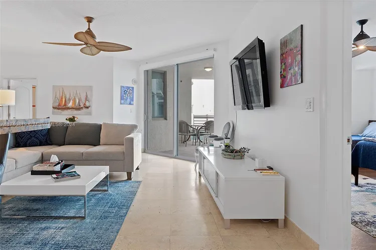 Cosmopolitan #1714 image #31