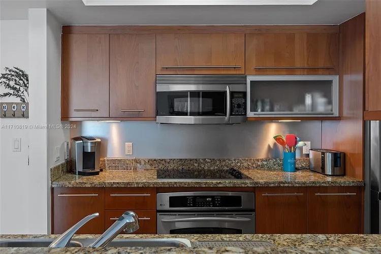 Cosmopolitan #1714 image #33