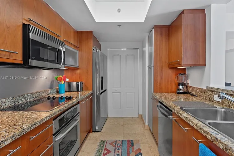 Cosmopolitan #1714 image #34