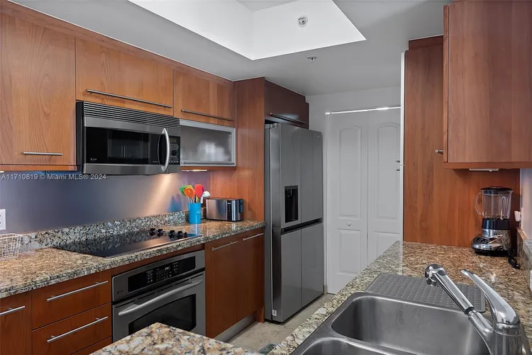 Cosmopolitan #1714 image #35