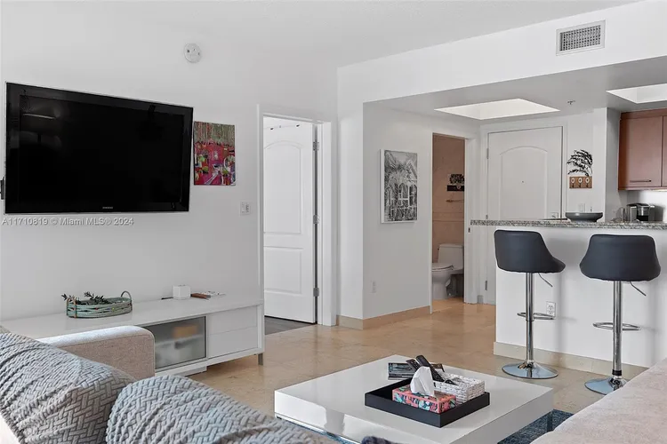 Cosmopolitan #1714 image #36