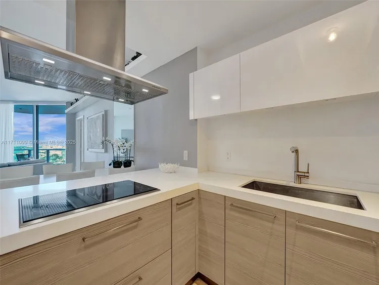 Marina Palms Yacht Club and Residences North Tower #2008 image #41