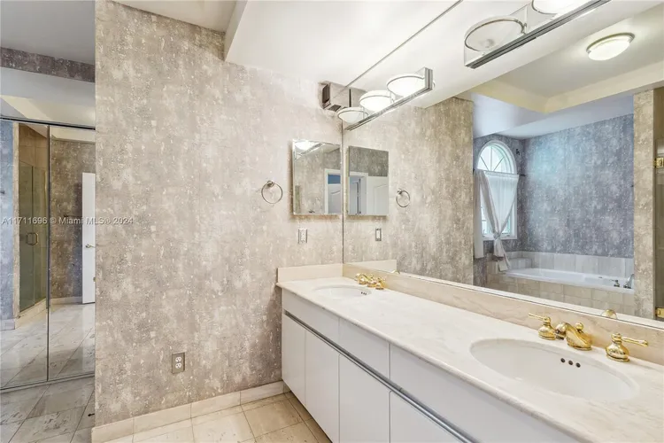 Townhomes at Sunset Harbour #101 image #20