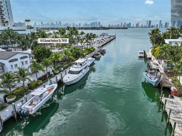 Townhomes at Sunset Harbour #101 image #30