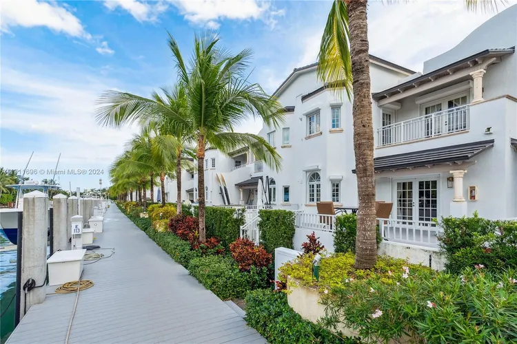 Townhomes at Sunset Harbour #101 image #6