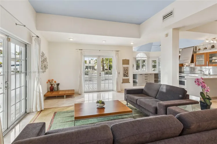 Townhomes at Sunset Harbour #101 image #8