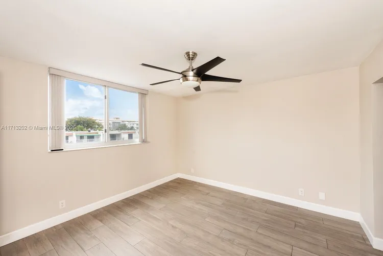 Coral Isle East #306 image #14