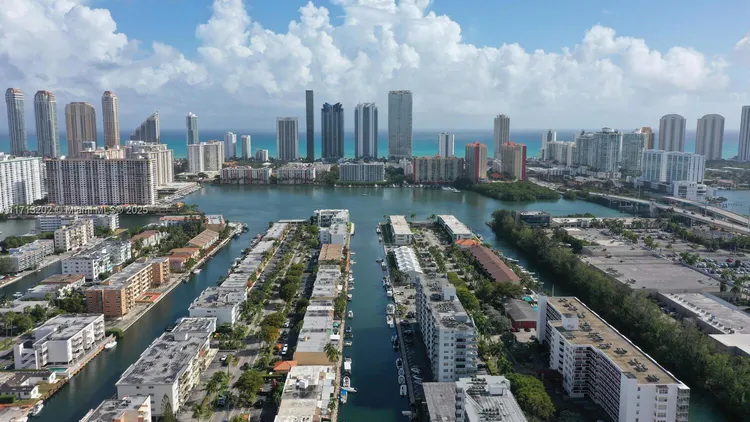 Coral Isle East #306 image #24