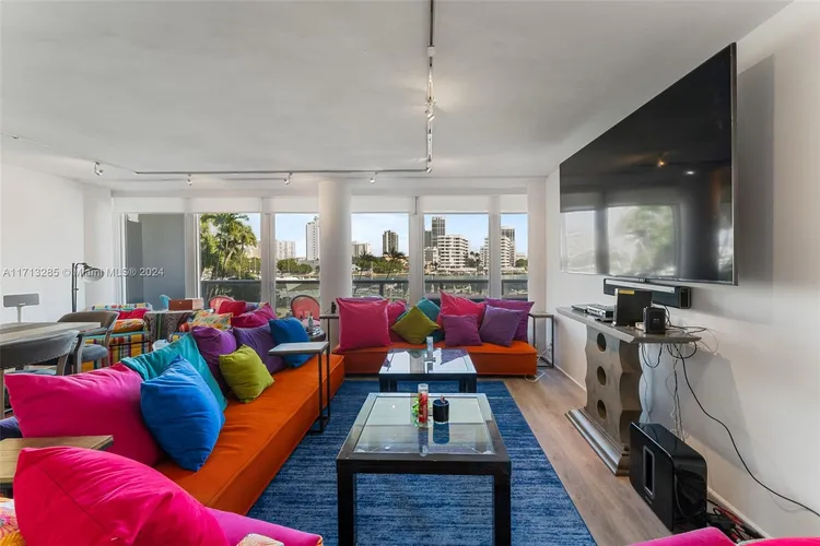 King Cole #224 image #15