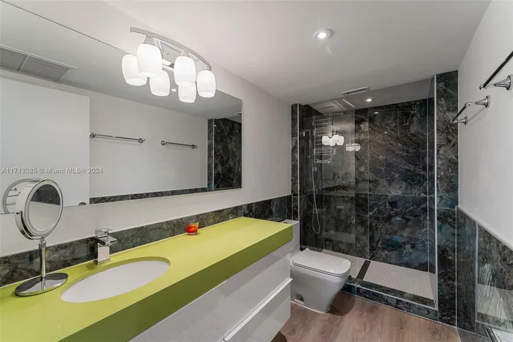 King Cole #224 image #22