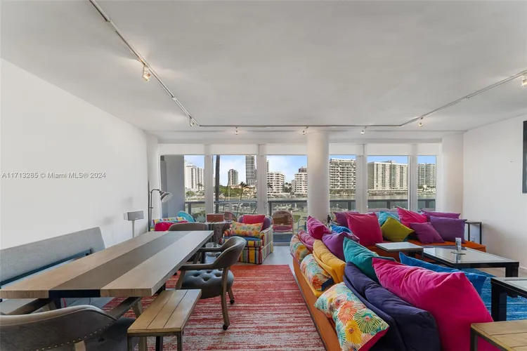 King Cole #224 image #6