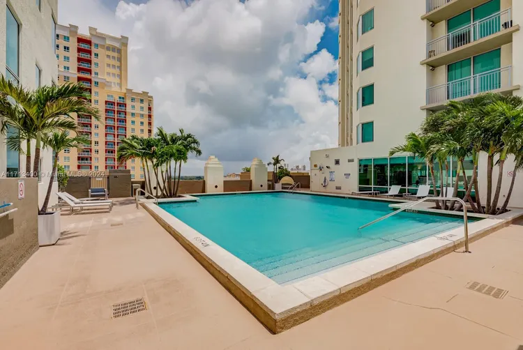 Metropolis at Dadeland #801 image #6