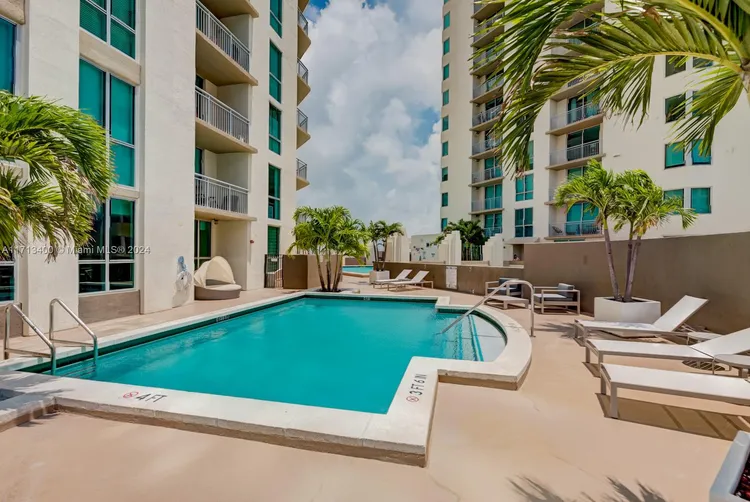 Metropolis at Dadeland #801 image #9