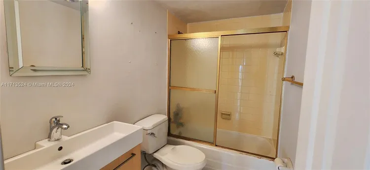 Lauderdale Tower #G5 image #9