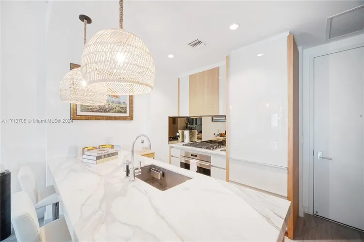 Park Grove Club Residences #507 image #7