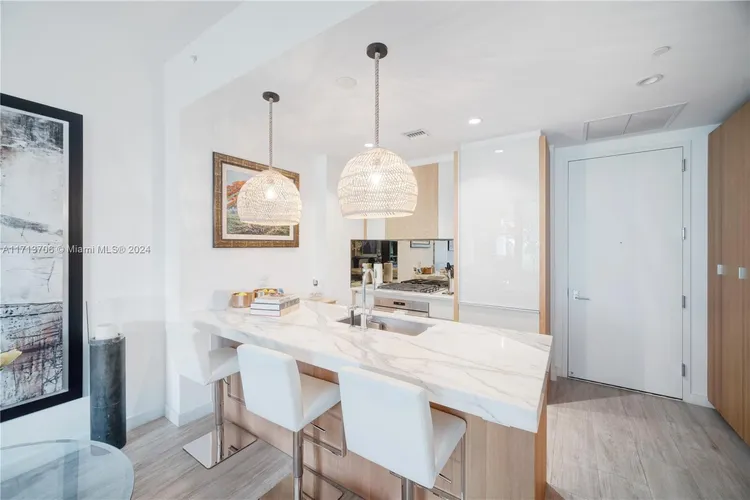 Park Grove Club Residences #507 image #8