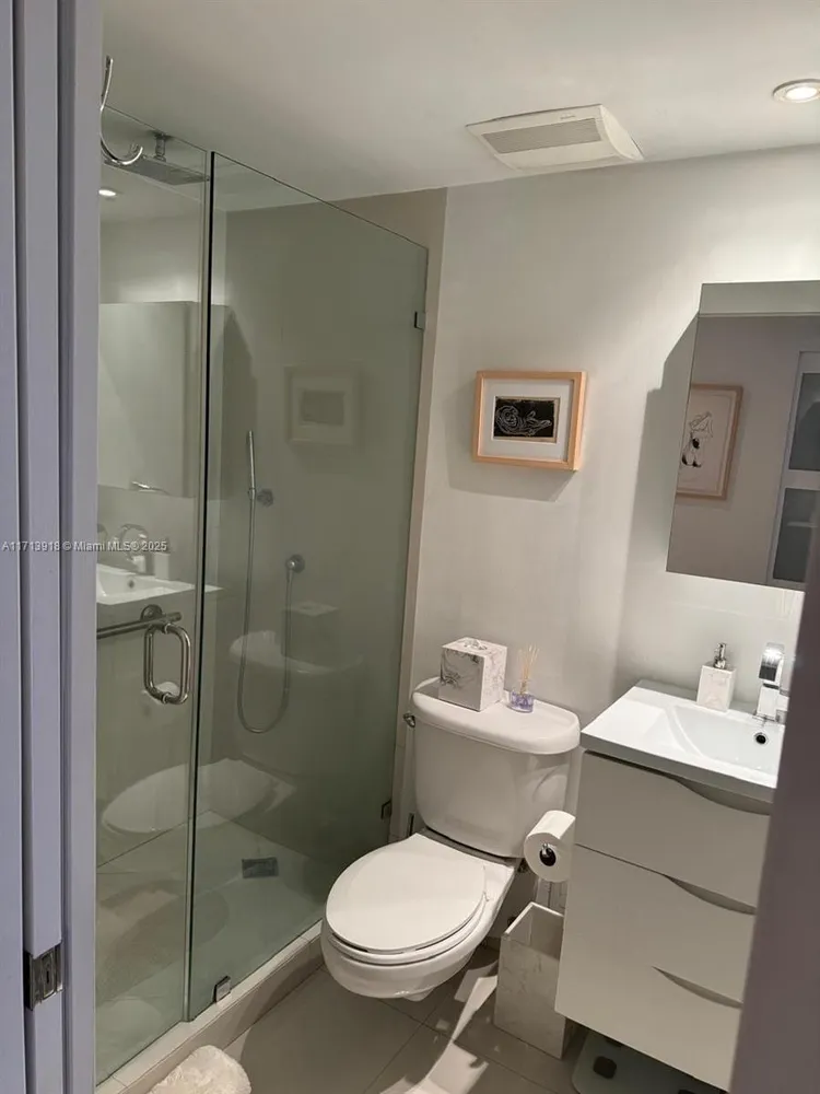 Belle Plaza #1515 image #12