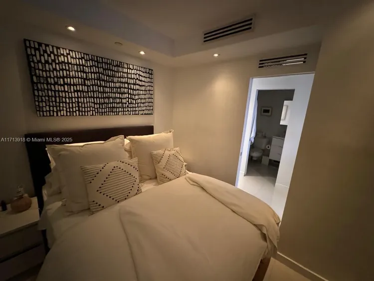 Belle Plaza #1515 image #14