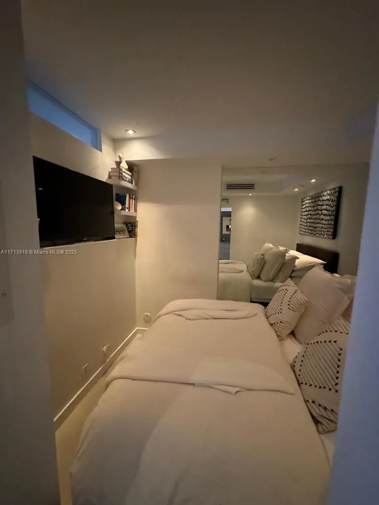 Belle Plaza #1515 image #15