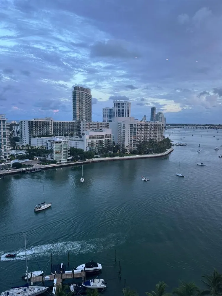 Belle Plaza #1515 image #18