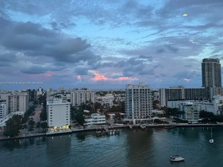 Belle Plaza #1515 image #19