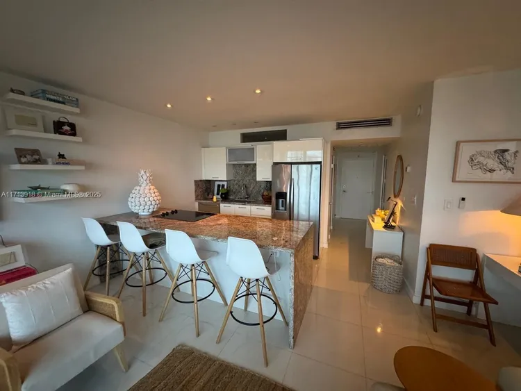 Belle Plaza #1515 image #9