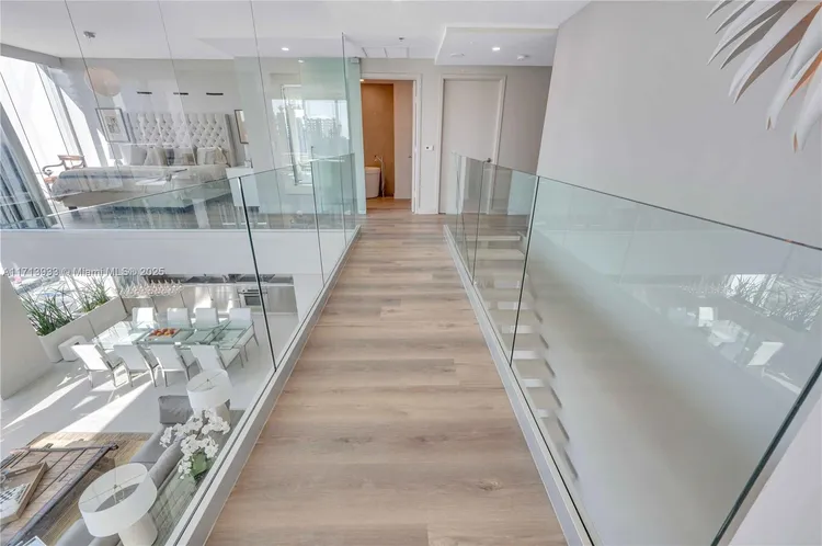 Ten Museum Park #LPH4407 image #30