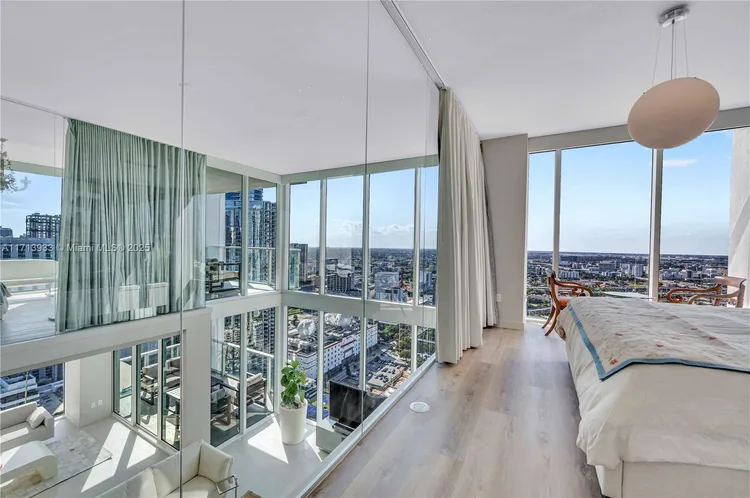 Ten Museum Park #LPH4407 image #40