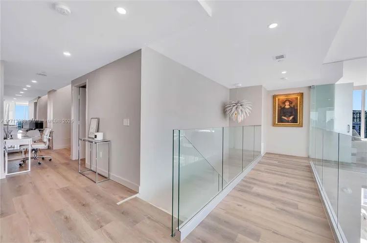 Ten Museum Park #LPH4407 image #48